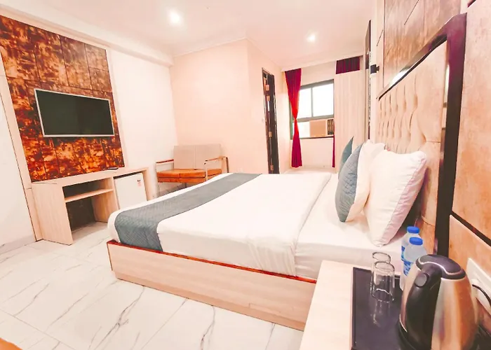 Hotel The Almora International -With Free Airport Transffer