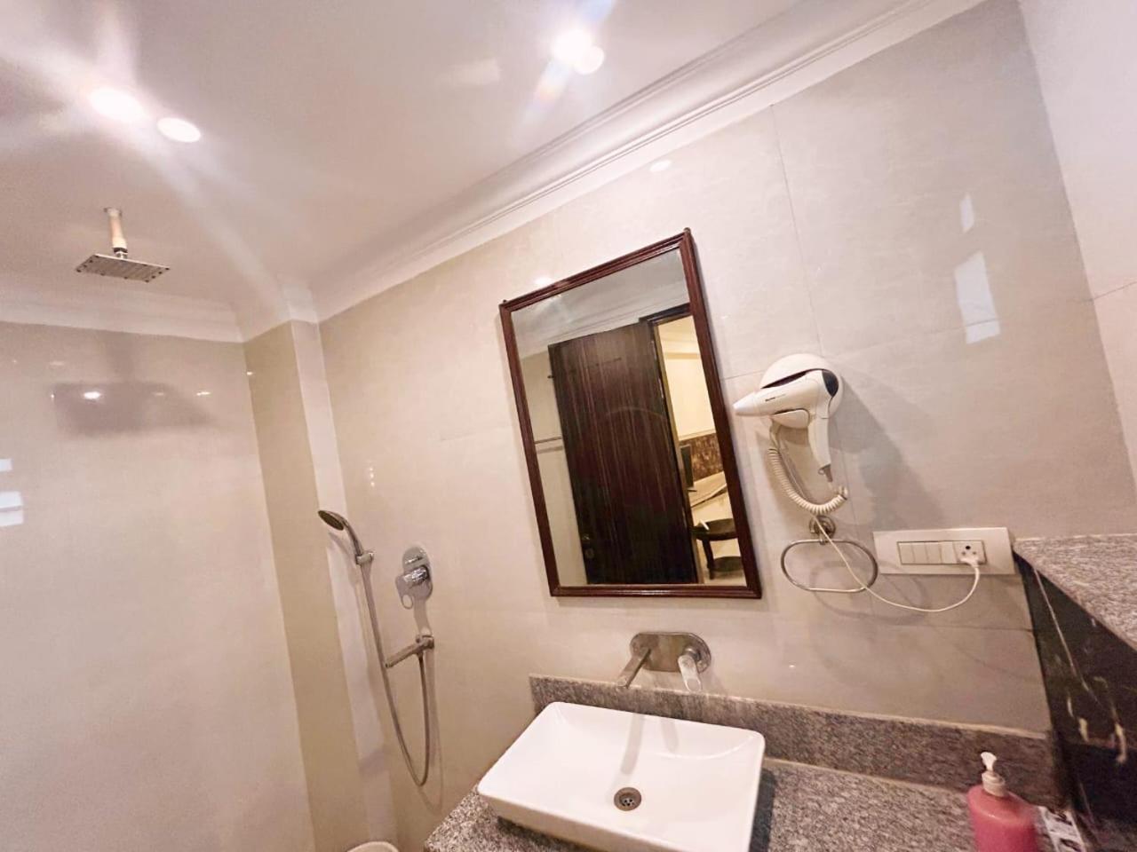 The Almora International -with Free Airport Transffer Hotel 4*