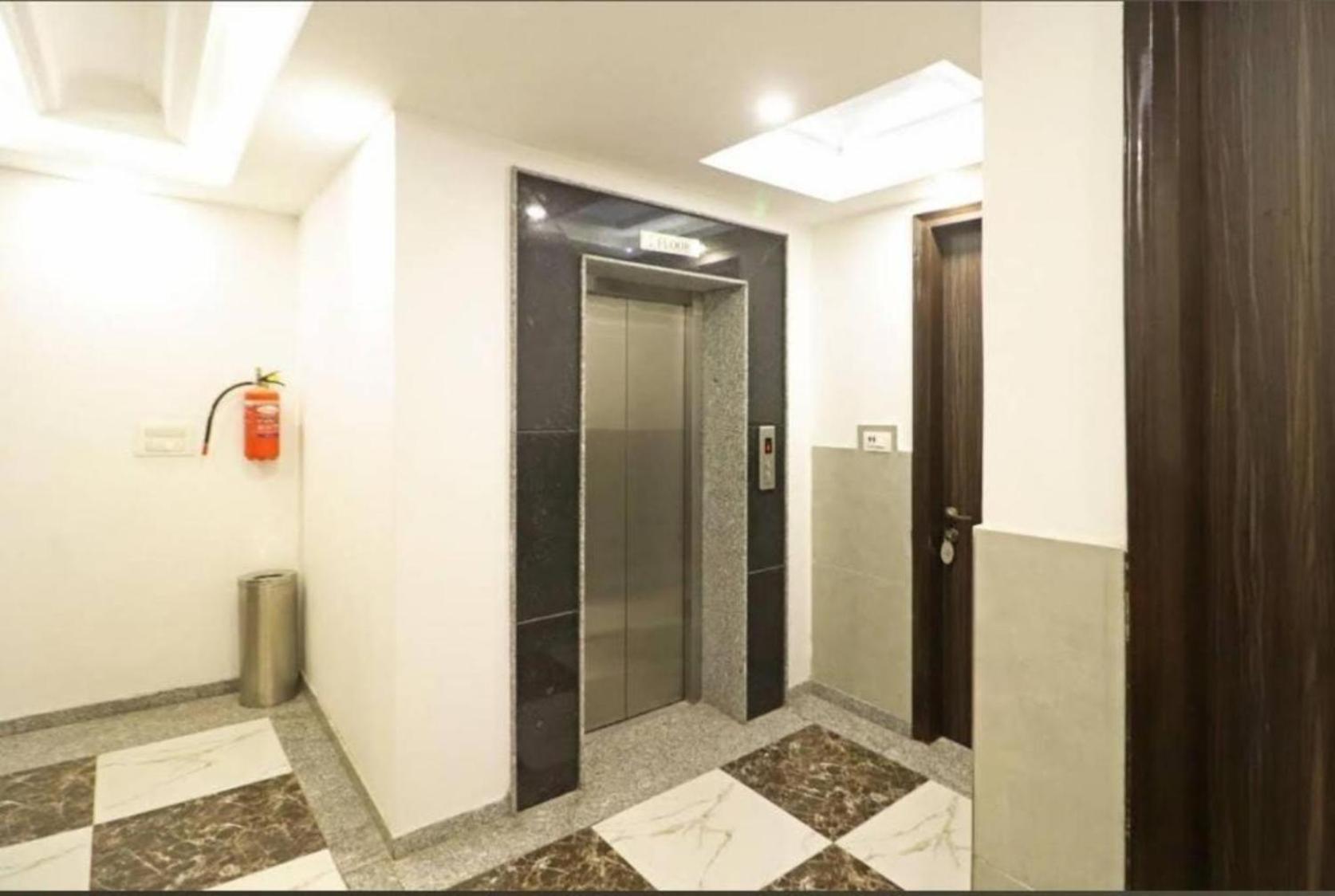 Hotel The Almora International -with Free Airport Transffer New Delhi