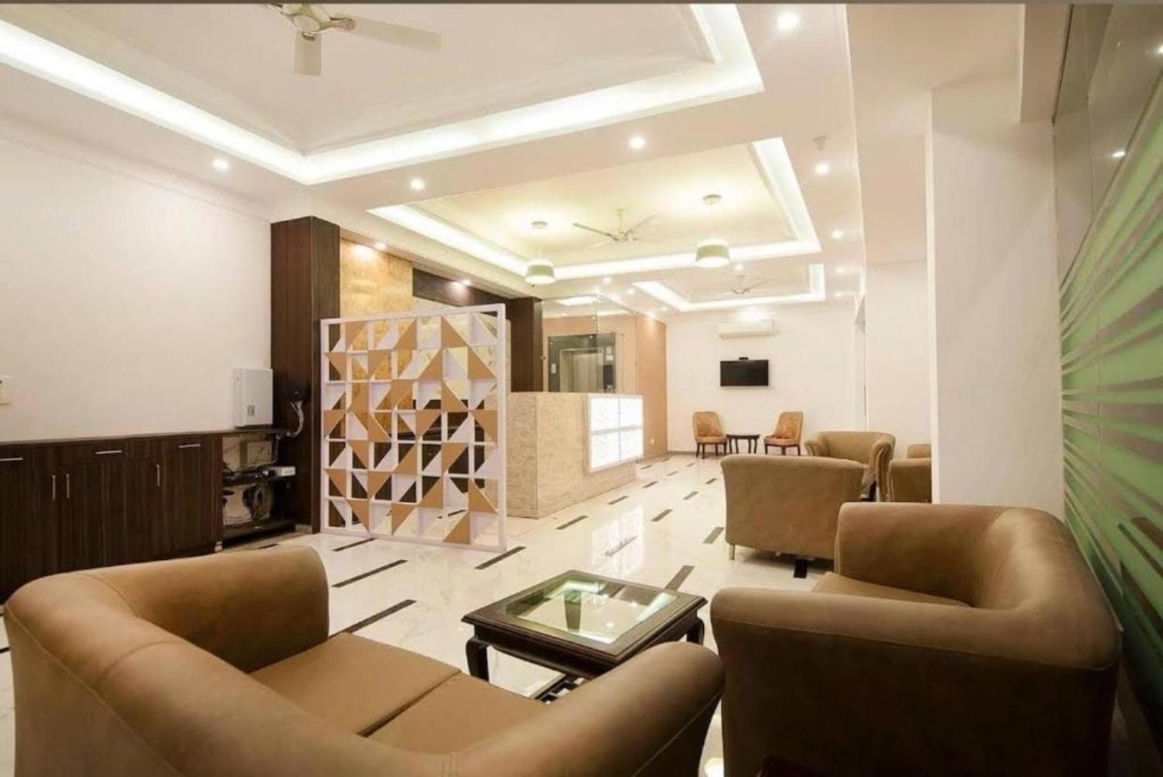 The Almora International -with Free Airport Transffer 4*