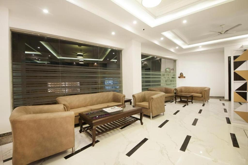 The Almora International -with Free Airport Transffer 4* New Delhi