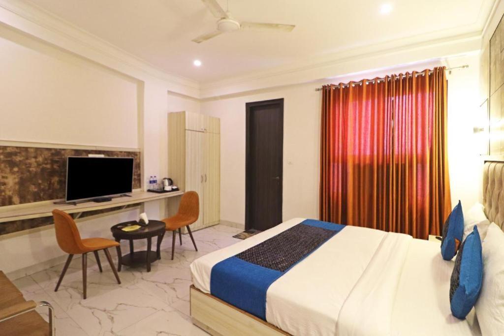 The Almora International -with Free Airport Transffer 4*