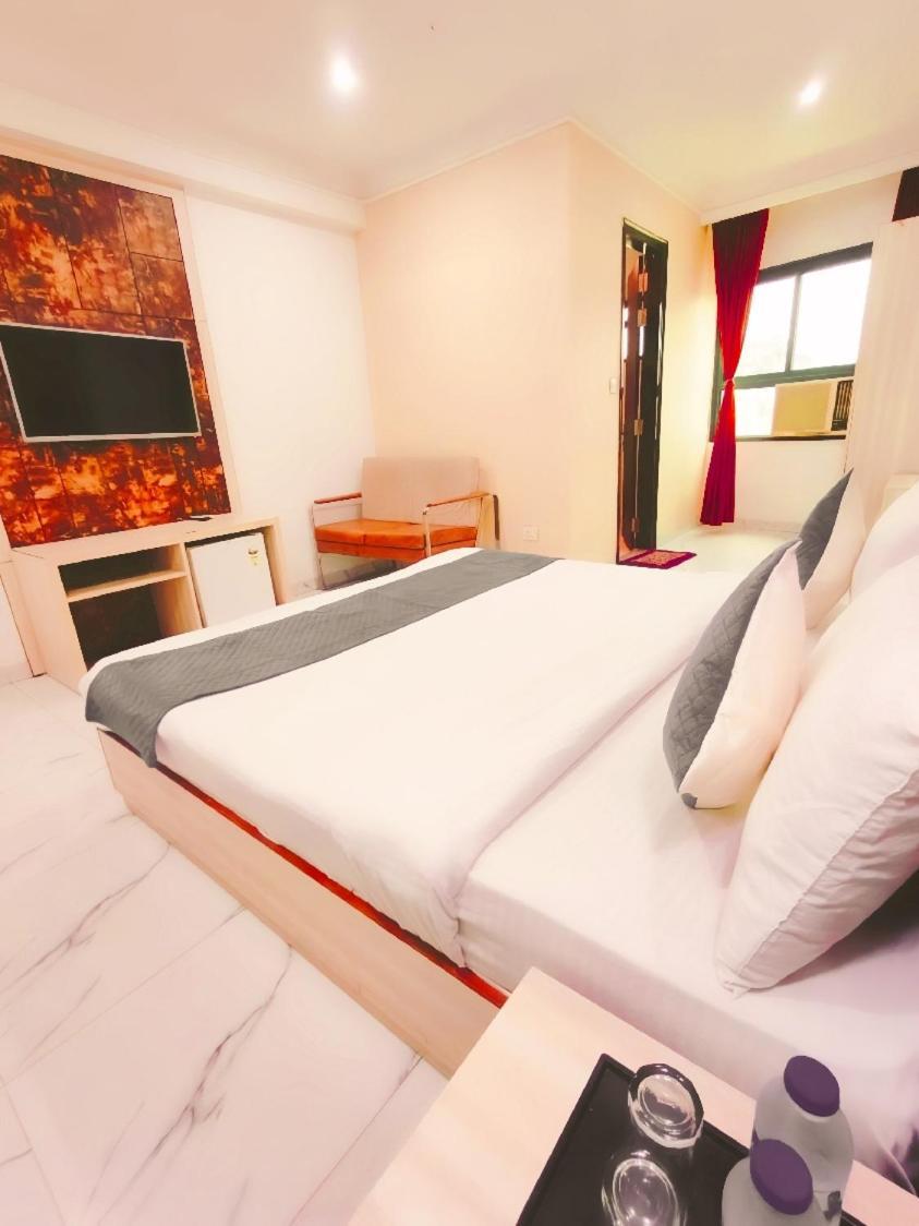The Almora International -with Free Airport Transffer Hotel 4*