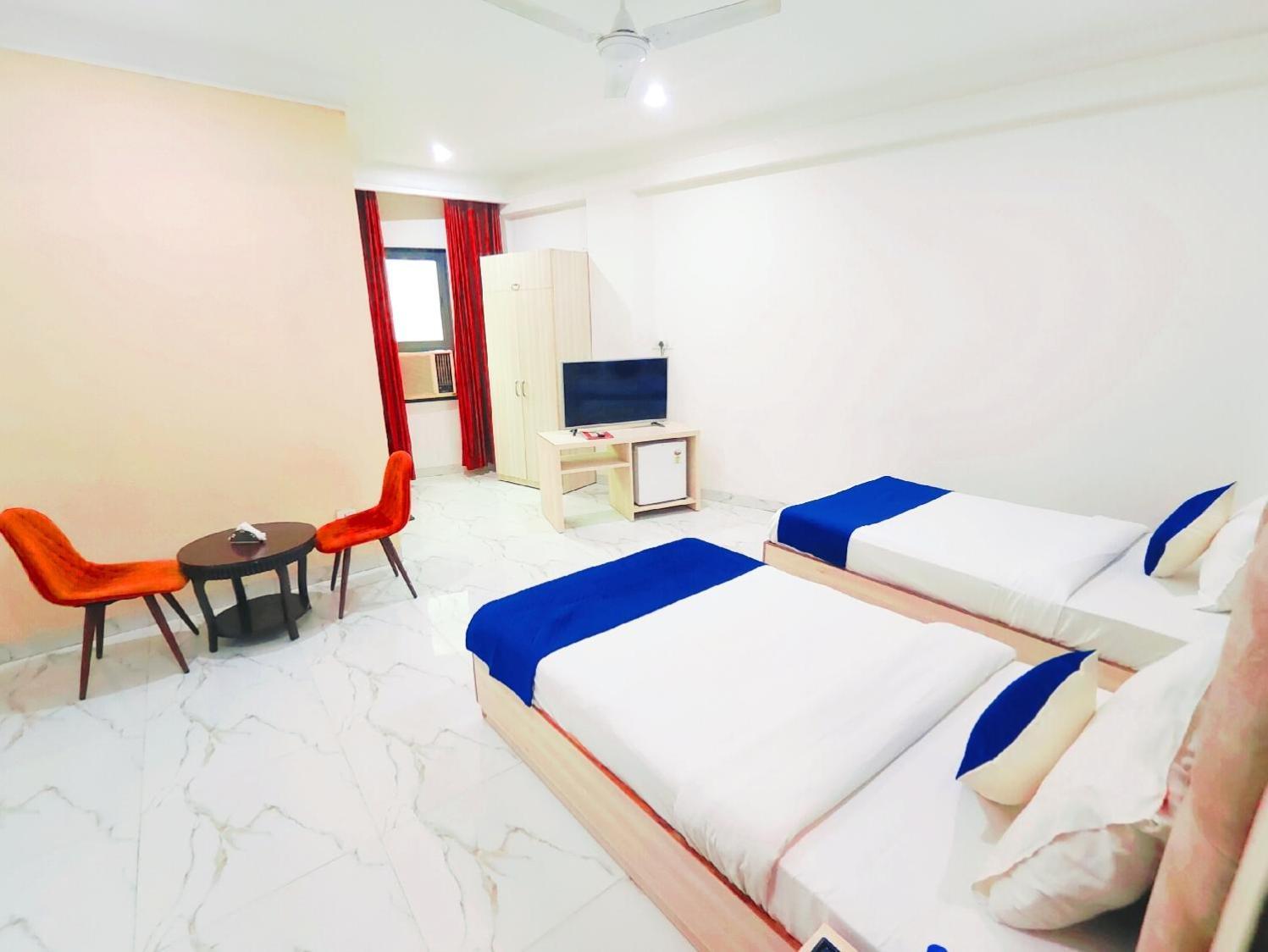 Hotel The Almora International -with Free Airport Transffer