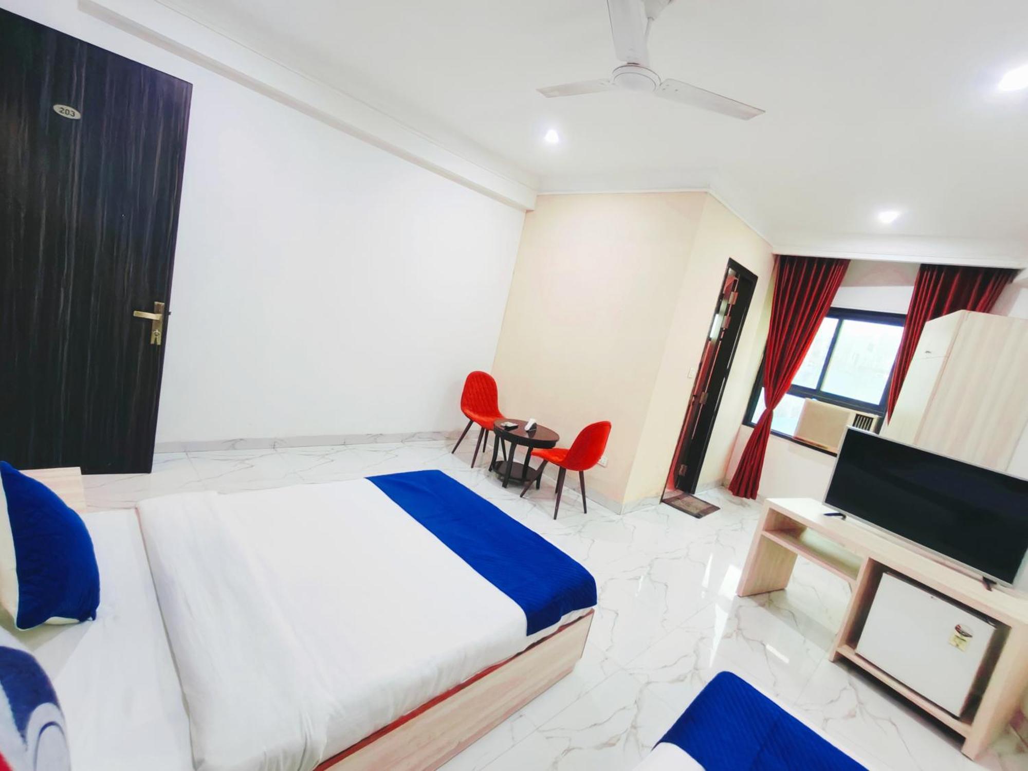 The Almora International -with Free Airport Transffer 4* New Delhi