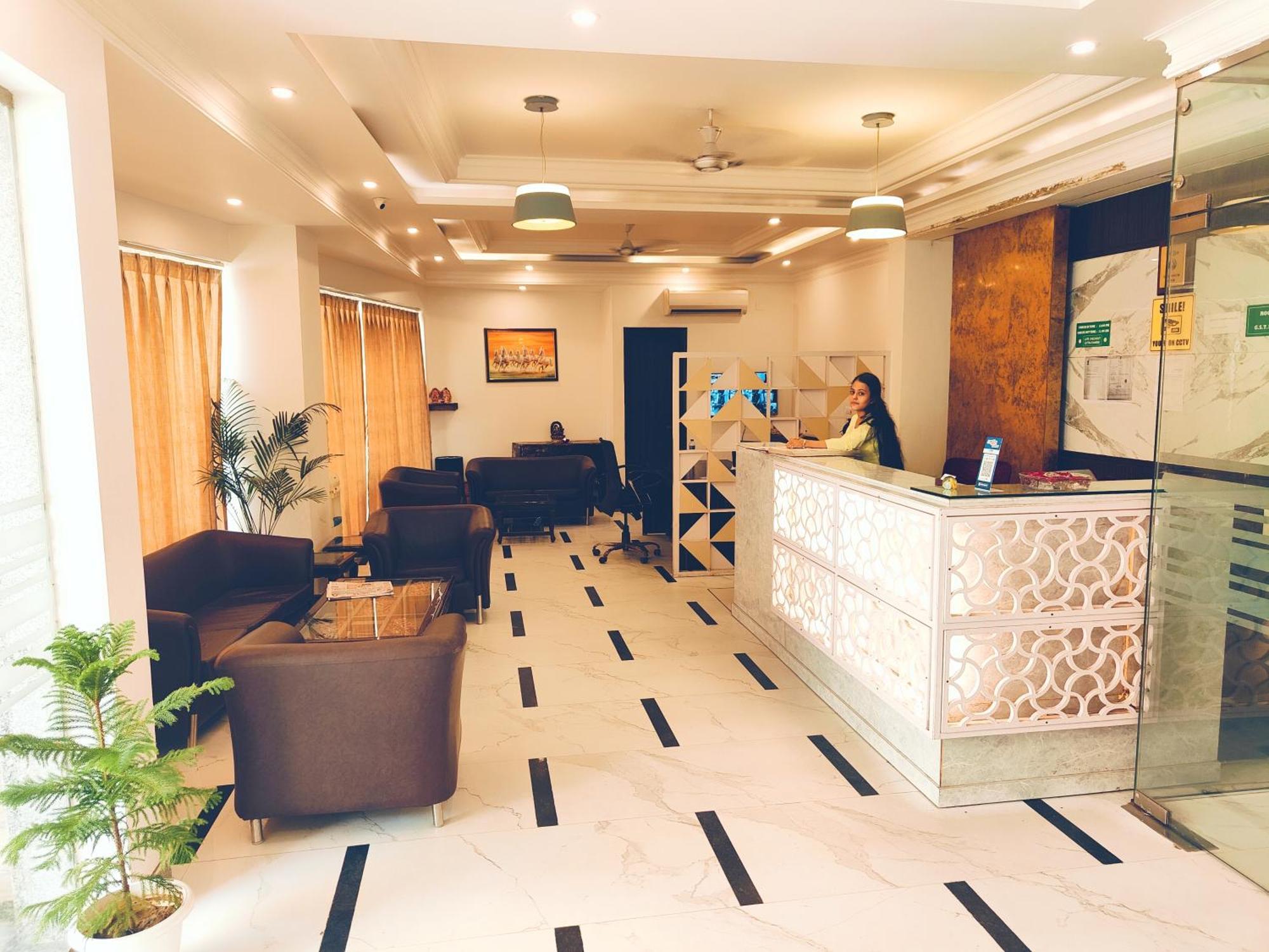 The Almora International -with Free Airport Transffer Hotel 4*