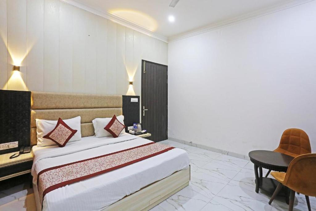 Hotel The Almora International -with Free Airport Transffer