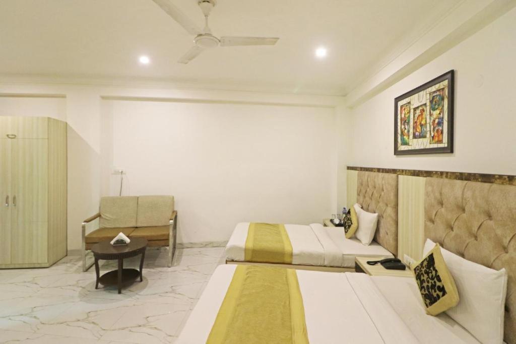 Hotel The Almora International -with Free Airport Transffer New Delhi