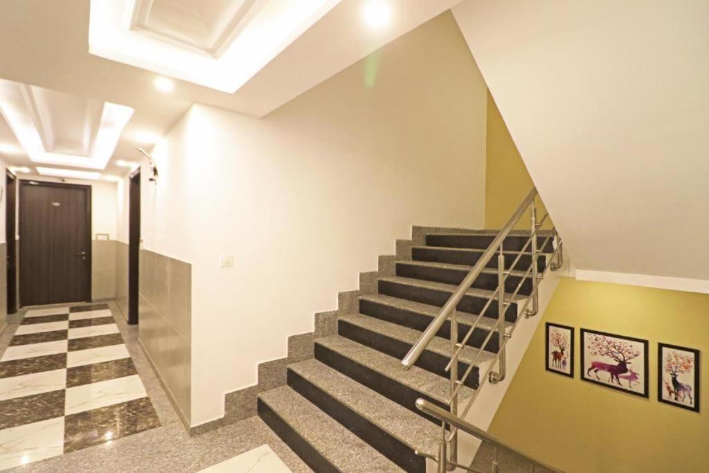 The Almora International -with Free Airport Transffer 4* New Delhi